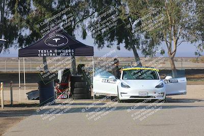 media/Nov-11-2022-GTA Finals Buttonwillow (Fri) [[34b04d7c67]]/Around the Pits/